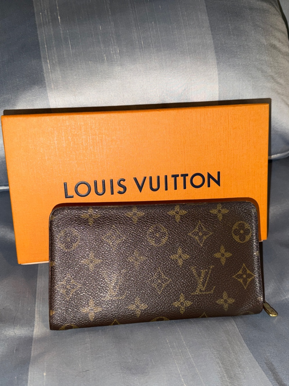 Louis Vuitton Vintage Monogram Canvas Zippy Wallet - Brown